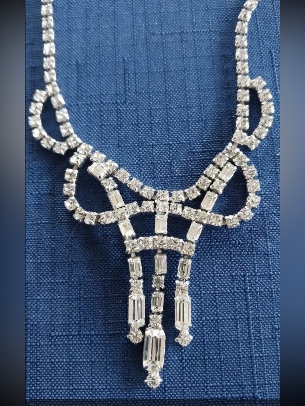 Vintage Kramer of ny prong set rhinestone necklace